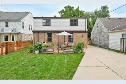 2329 N 89th St, Wauwatosa, WI 53226 - Photo 31