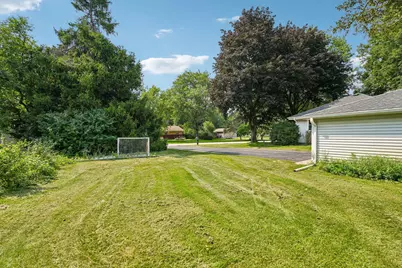 2436 S Ronke Ln, New Berlin, WI 53151 - Photo 39