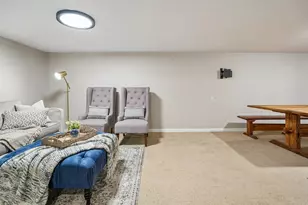2436 S Ronke Ln, New Berlin, WI 53151 - Photo 25