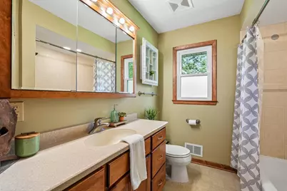 2436 S Ronke Ln, New Berlin, WI 53151 - Photo 19
