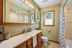 2436 S Ronke Ln, New Berlin, WI 53151 - Photo 19