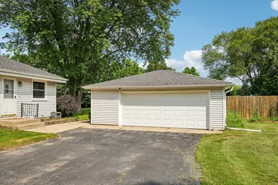 2436 S Ronke Ln, New Berlin, WI 53151 - Photo 31