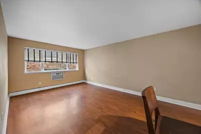 2121 N Cambridge Ave #210, Milwaukee, WI 53202 - Photo 11