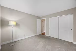 2121 N Cambridge Ave, Milwaukee, WI 53202 - Photo 13