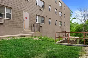 2121 N Cambridge Ave, Milwaukee, WI 53202 - Photo 19