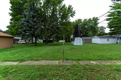 916  Clark St, Watertown, WI 53094 - Photo 3
