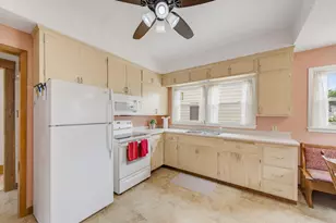 1542 S 79th St, West Allis, WI 53214 - Photo 13