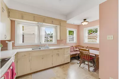 1542 S 79th St, West Allis, WI 53214 - Photo 15