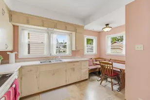 1542 S 79th St, West Allis, WI 53214 - Photo 15