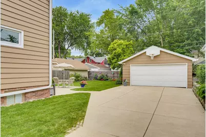 1542 S 79th St, West Allis, WI 53214 - Photo 33