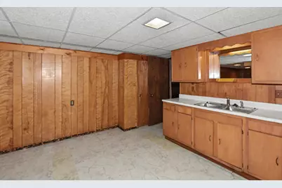 6920 N Beech Tree Dr, Glendale, WI 53209 - Photo 27