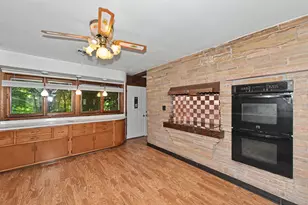 6920 N Beech Tree Dr, Glendale, WI 53209 - Photo 9