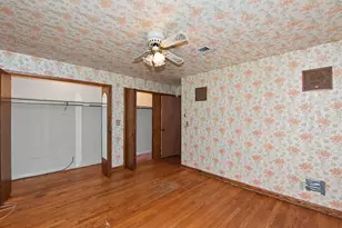 6920 N Beech Tree Dr, Glendale, WI 53209 - Photo 17