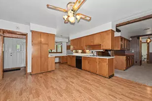 6920 N Beech Tree Dr, Glendale, WI 53209 - Photo 11