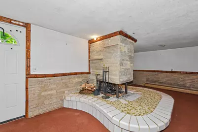 6920 N Beech Tree Dr, Glendale, WI 53209 - Photo 25