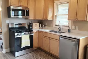 2527 S 82nd St, West Allis, WI 53219 - Photo 9