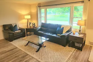2527 S 82nd St, West Allis, WI 53219 - Photo 7