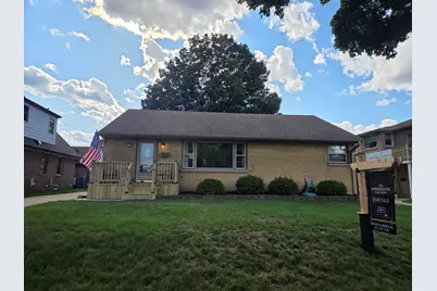 2527 S 82nd St, West Allis, WI 53219 - Photo 1