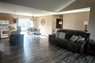 604 S Woodpine Dr, Elkhorn, WI 53121 - Photo 15