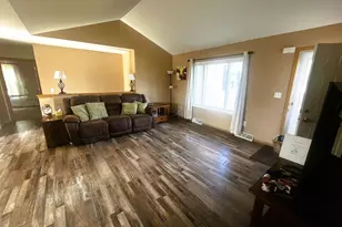 604 S Woodpine Dr, Elkhorn, WI 53121 - Photo 5