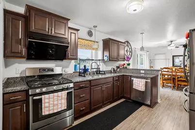 165 E Golden Ln, Oak Creek, WI 53154 - Photo 9