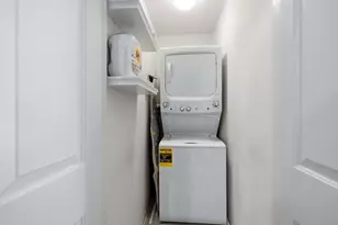 1712 N Marshall St, Milwaukee, WI 53202 - Photo 17
