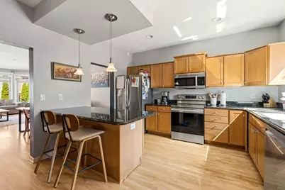 1712 N Marshall St, Milwaukee, WI 53202 - Photo 9