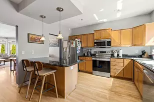 1712 N Marshall St, Milwaukee, WI 53202 - Photo 9
