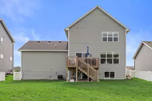 814 Burr Oak Ct, Oconomowoc, WI 53066 - Photo 33