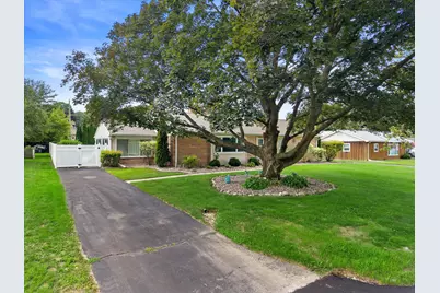 S21W23053  Hillside Dr, Waukesha, WI 53186 - Photo 37
