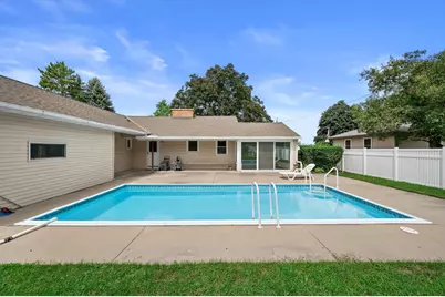 S21W23053  Hillside Dr, Waukesha, WI 53186 - Photo 5