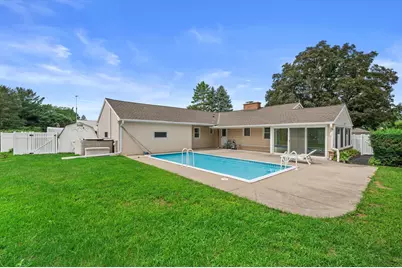 S21W23053  Hillside Dr, Waukesha, WI 53186 - Photo 45