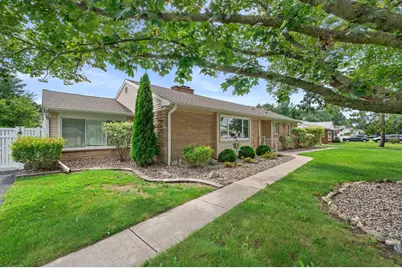S21W23053  Hillside Dr, Waukesha, WI 53186 - Photo 35