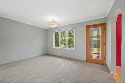 S21W23053  Hillside Dr, Waukesha, WI 53186 - Photo 9
