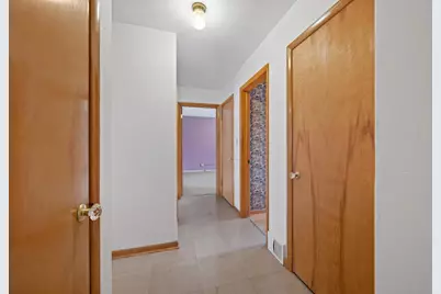S21W23053  Hillside Dr, Waukesha, WI 53186 - Photo 25