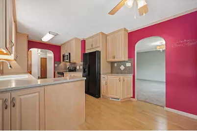 S21W23053  Hillside Dr, Waukesha, WI 53186 - Photo 15