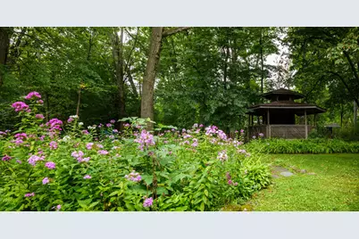 2716  Ole Davidson Rd, Racine, WI 53405 - Photo 25