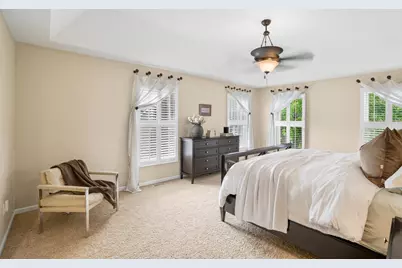 215 E Beechwood Ct, Mequon, WI 53092 - Photo 21