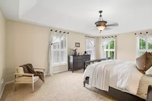 215 E Beechwood Ct, Mequon, WI 53092 - Photo 21