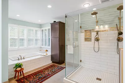 215 E Beechwood Ct, Mequon, WI 53092 - Photo 23