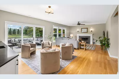 215 E Beechwood Ct, Mequon, WI 53092 - Photo 17
