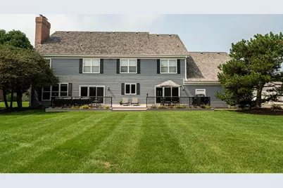 215 E Beechwood Ct, Mequon, WI 53092 - Photo 33