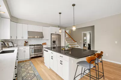 215 E Beechwood Ct, Mequon, WI 53092 - Photo 11
