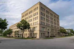 904 E Pearson St, Milwaukee, WI 53202 - Photo 1