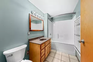 904 E Pearson St, Milwaukee, WI 53202 - Photo 15
