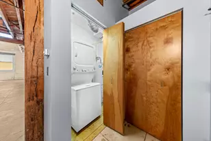 904 E Pearson St, Milwaukee, WI 53202 - Photo 13