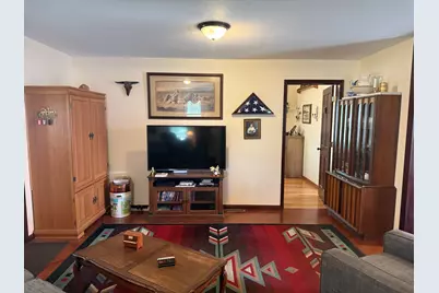 357  Wainwright Ave, Burlington, WI 53105 - Photo 5