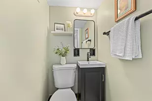 616 N 104th St, Wauwatosa, WI 53226 - Photo 23