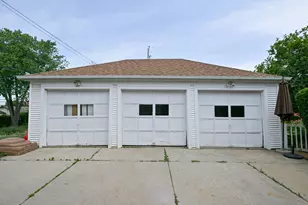 616 N 104th St, Wauwatosa, WI 53226 - Photo 33