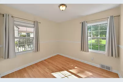 W62N352  Hanover Ave, Cedarburg, WI 53012 - Photo 11